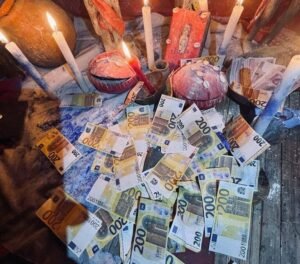 Lire la suite à propos de l’article Le Portefeuille Magique du Marabout Agbassa